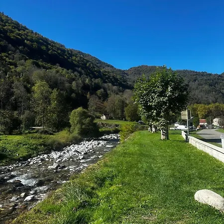 4 Aux Volets Bleus *